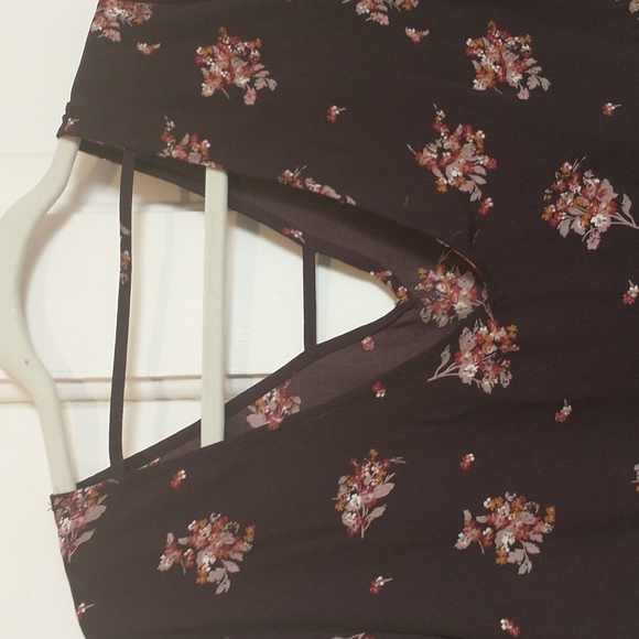 Maurices Size Small long tunic shirt dark brown with floral print 100% polyester - Picture 3 of 4